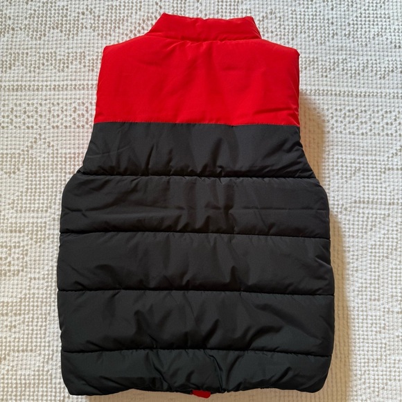 NWT PUMA Boys Vest Red Black Puffer Jacket Size XS 5 / 6 - Picture 2 of 5